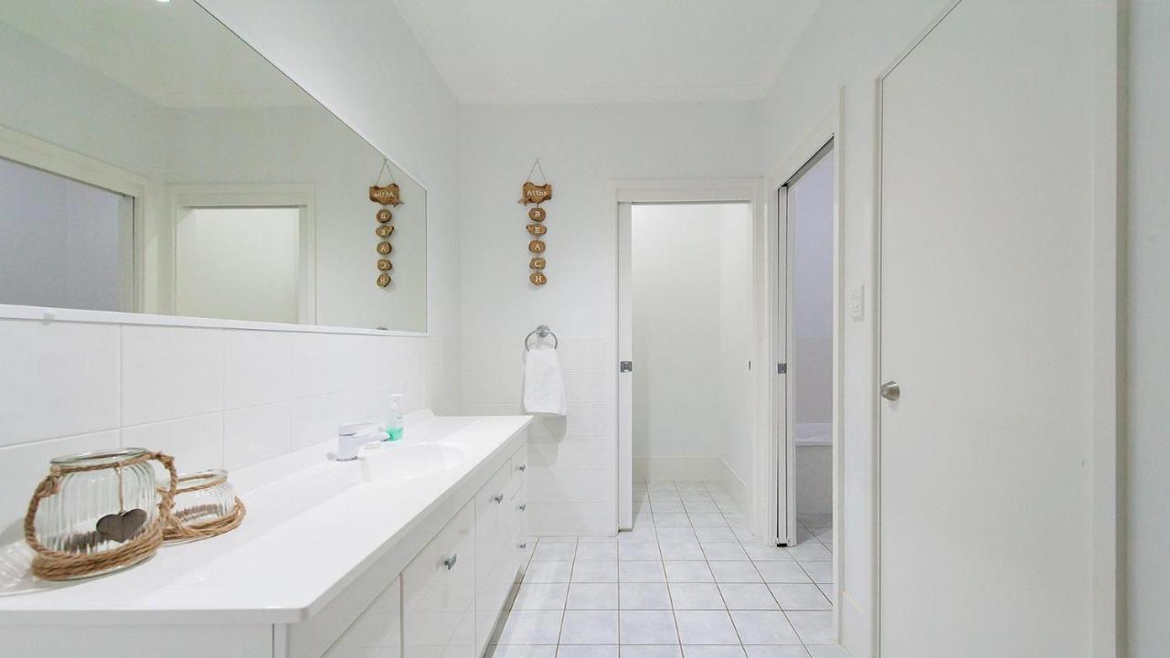 Dutchie'S Sand & Sea Beach House - Easy Walk To The Beach Nelson Bay Eksteriør bilde