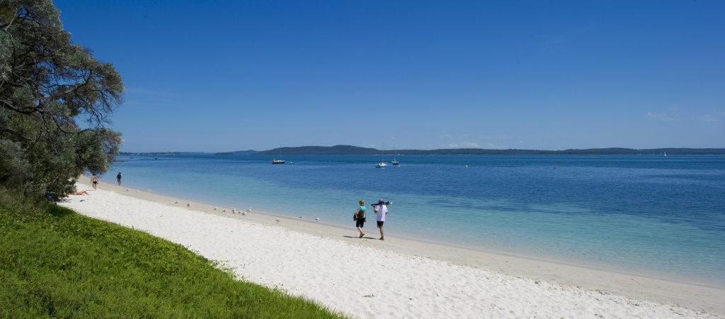 Dutchie'S Sand & Sea Beach House - Easy Walk To The Beach Nelson Bay Eksteriør bilde